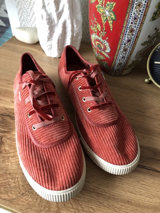 Дамски TOMS номер 39