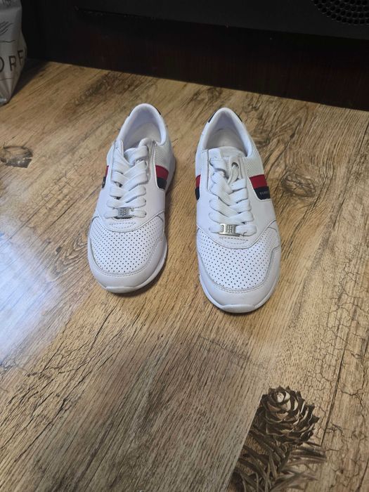 Дамски маратонки 38 бели и сиви