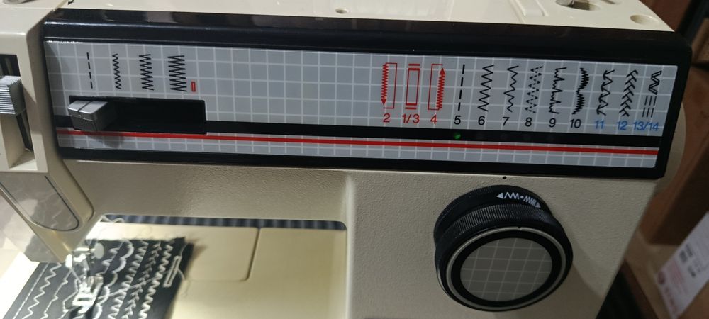 Mașina cusut Singer super elegance metal