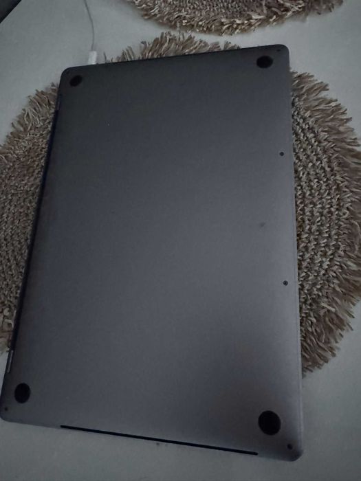 MacBook Pro Touchbar, i9, 16gb Ram