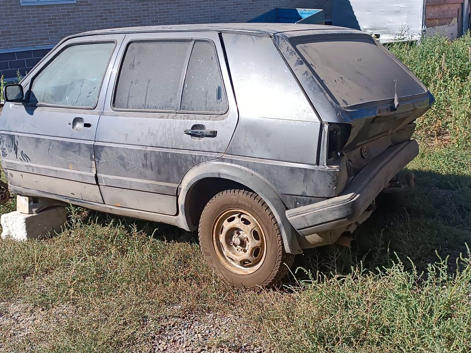 Продам срочно Гольф 2 аварийный.