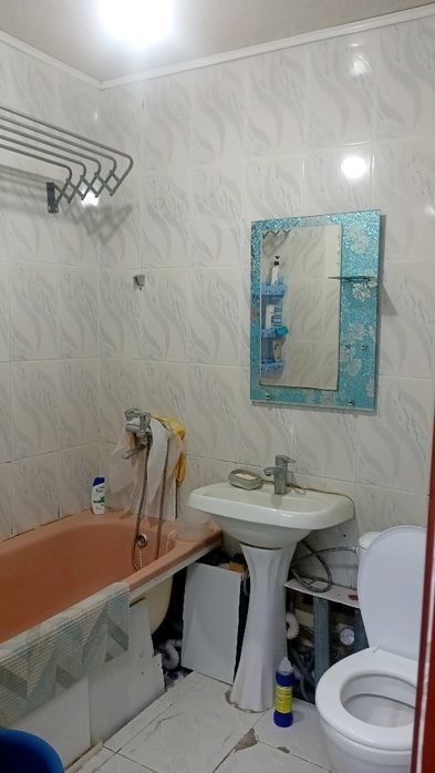 продам 1 ком. кв. в 10мкр дом 29