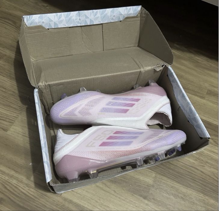 Продам бутсы Adidas F50