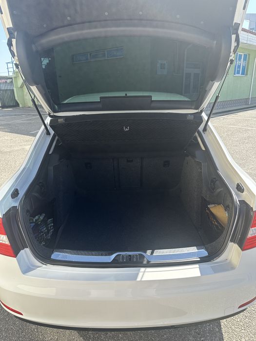 Skoda Superb 1.6 tdi 2013