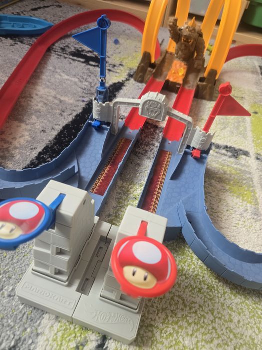 Писта Mattel Hot Wheels Mario Kart Bowser's Castle Trackset 3402391