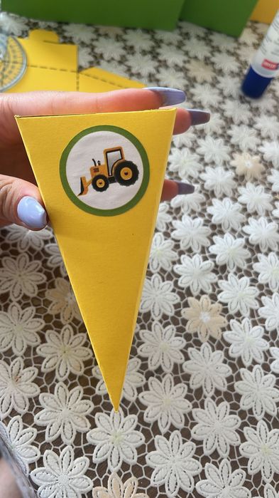 Картонена/хартиена торта/украси