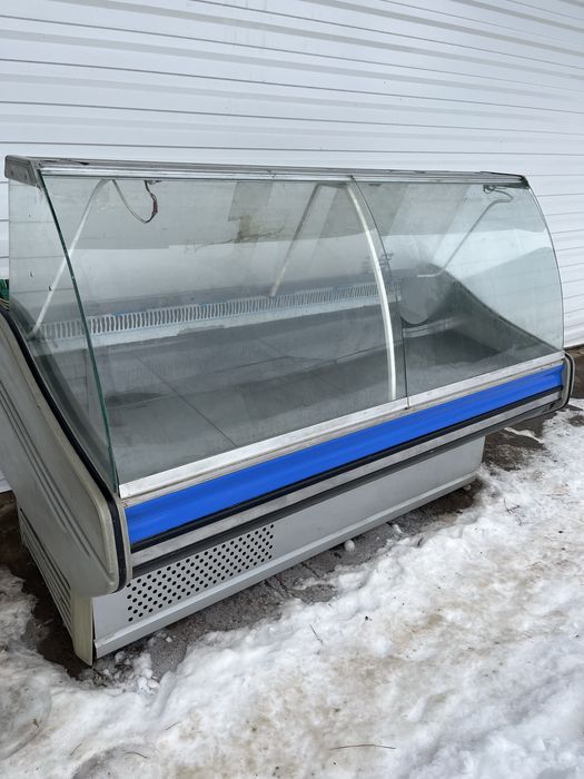 Продам витринные холодильники бу