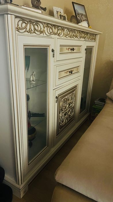 Шкаф для гостиной