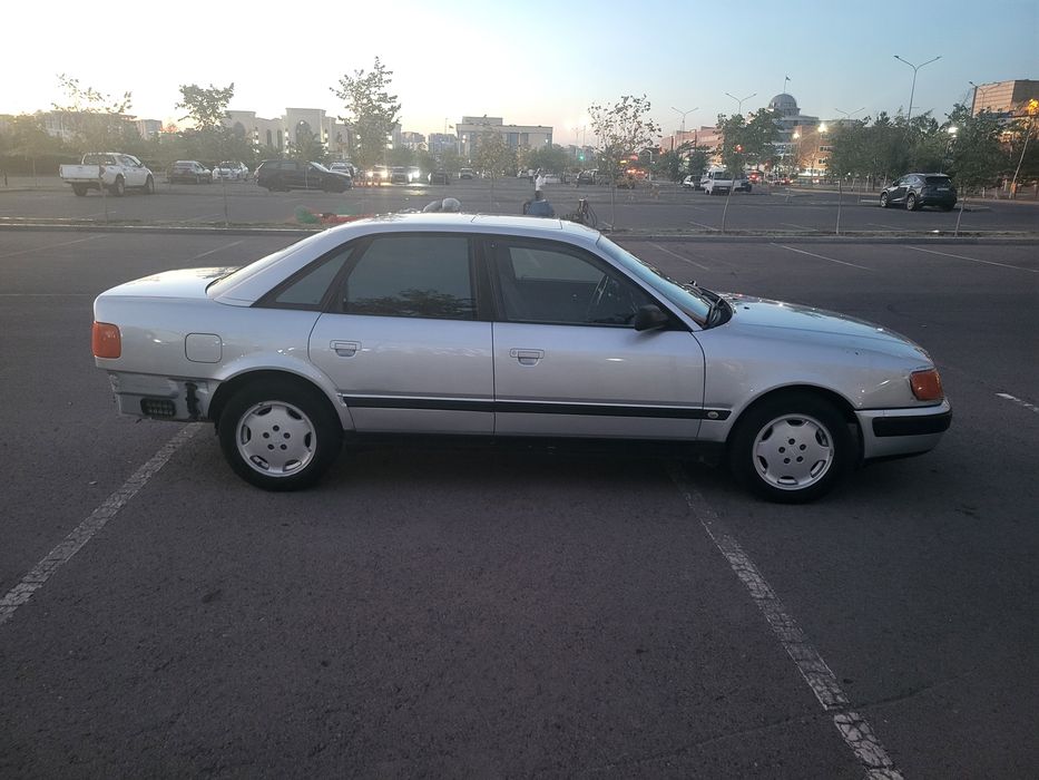 Продам ауди 100 с4