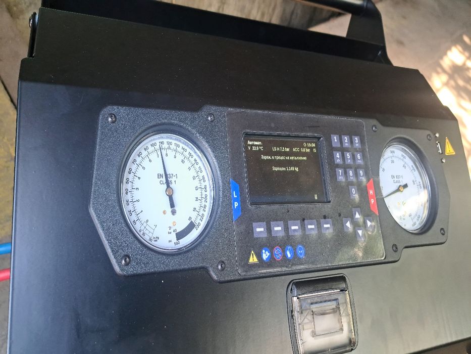 Зареждане на авто климатици товарни и лекотоварни автомобили