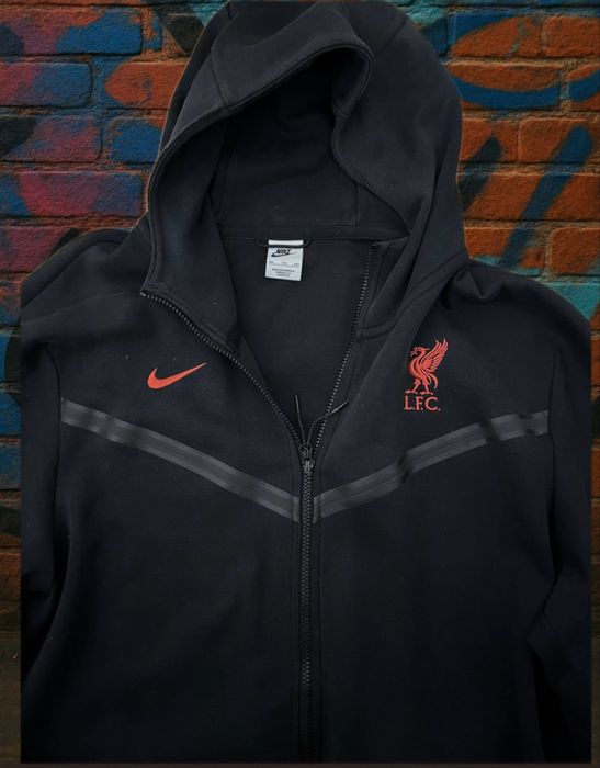 nike tech liverpool