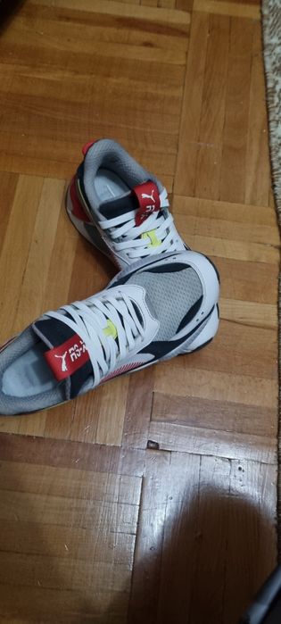 Продаются кроссовки