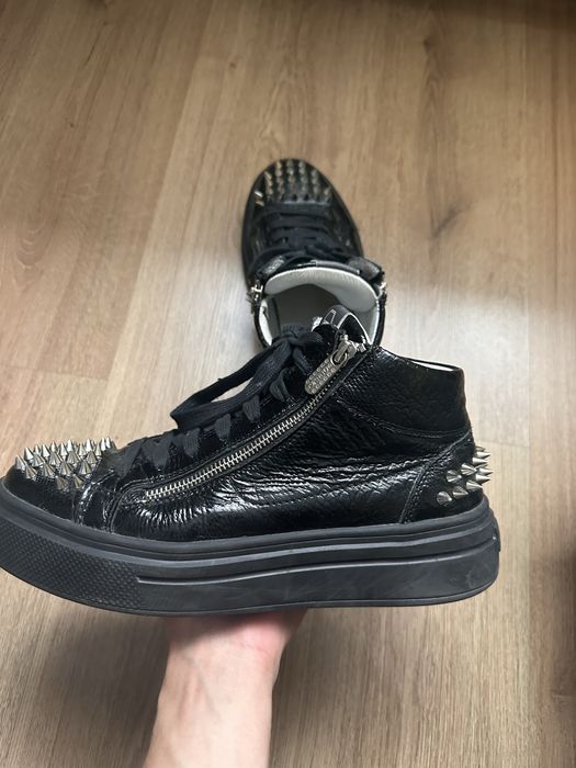 Sarbu atelier spikes