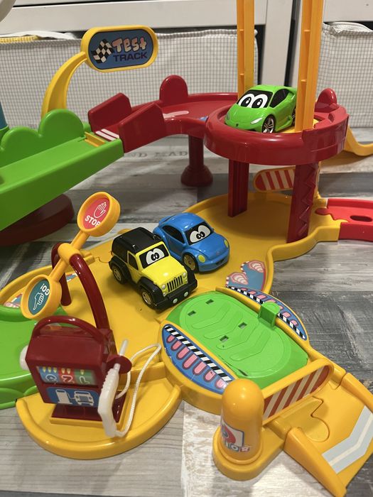 Bburago Junior- Детска писта за игра Ferrari + кола с дистанционно от серията