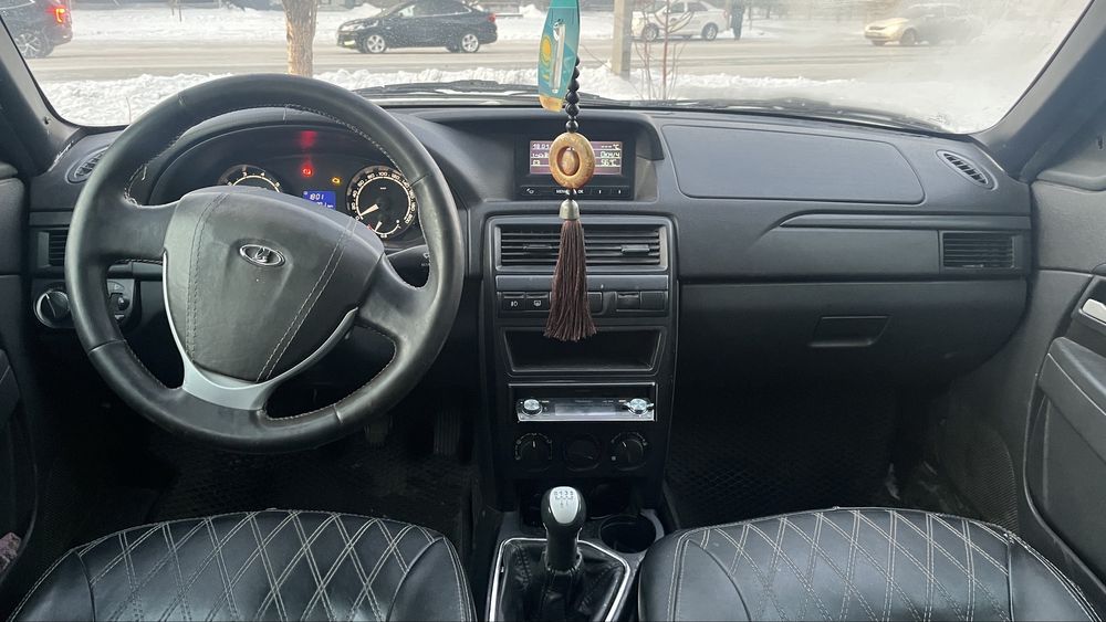 Продам приору: 2014 года,