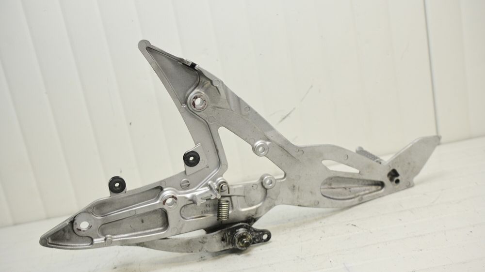 Suport Scarita Fata Dreapta Cu Pedala Frana Kawasaki ER6N ER-6N ER 6N