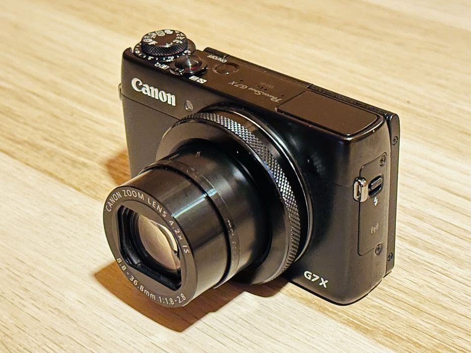 Canon Powershot G7X Mark I WiFi cu baterie originală și încărcător, 20,2MP, f1.8/2.8