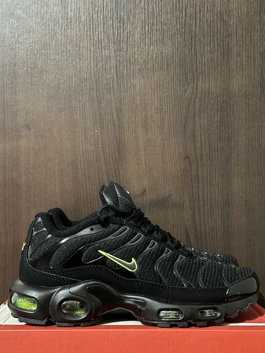 Nike Air Max Plus Black Grey Bolt - 40,41,42,43,44,45,46