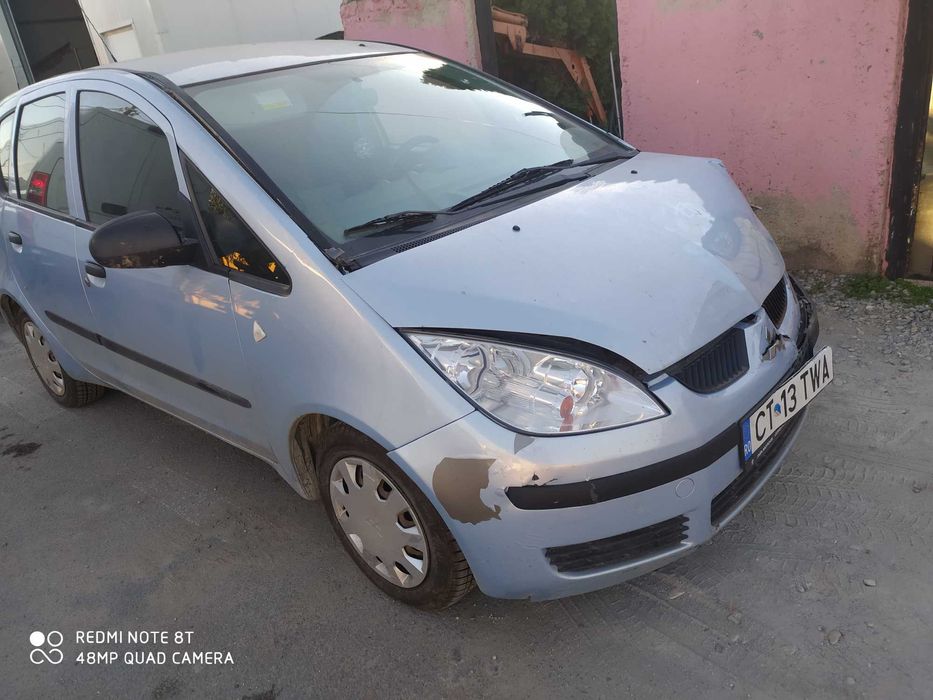 Dezmembrez Mitsubishi Colt