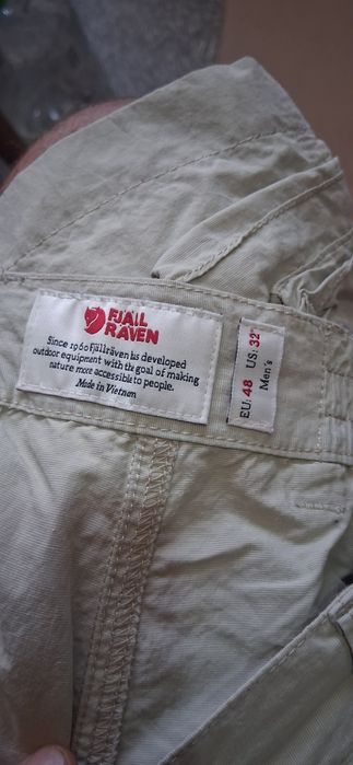 Pantaloni scurți FijallRaven mărimea 48,