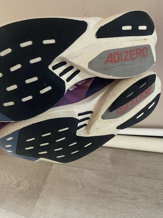 Продам беговые  кроссовки