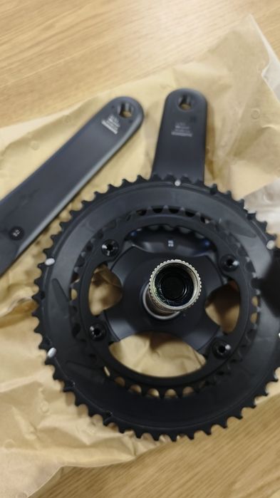 Курбел Shimano FC-R8100 ultegra 11/12S 34/50 и 52/36Т рамо 172.5/175MM