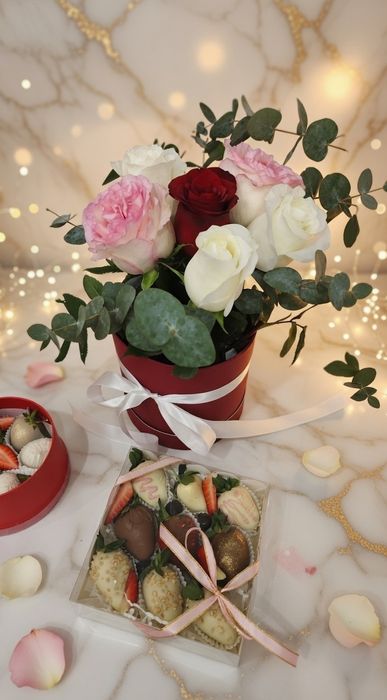 На 14 февраля букеты, боксы (букеты+клубника),