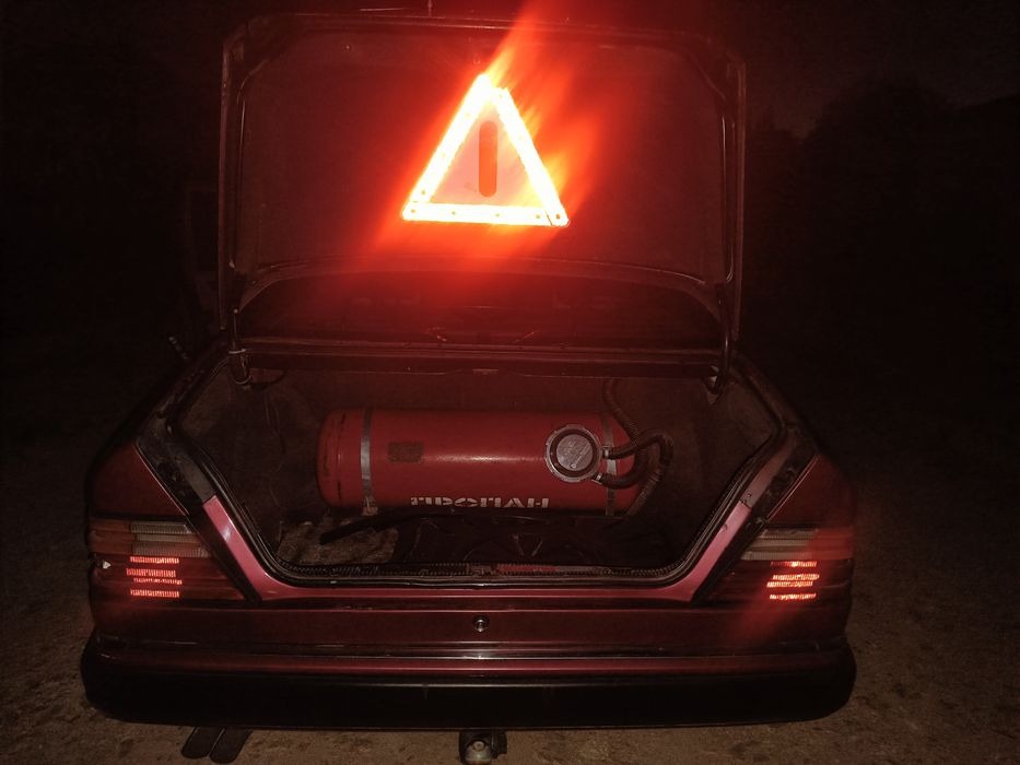 Продам Мерседес Е260 газ бензин