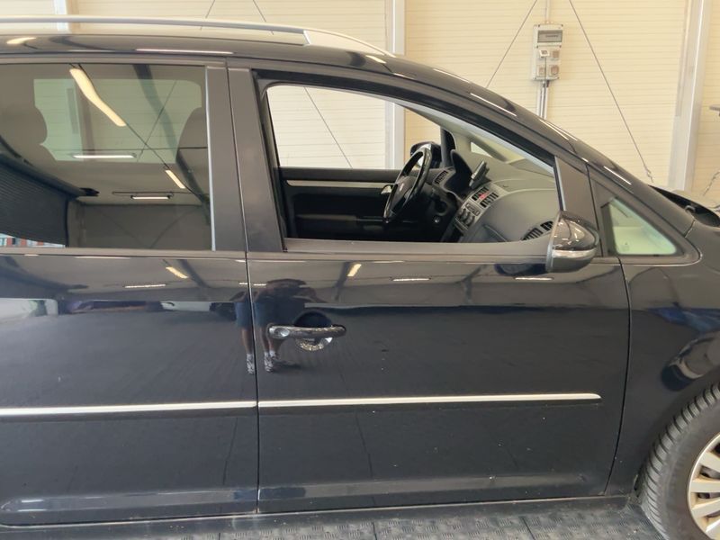 Volkswagen Touran 2.0 TDI Highline 2010