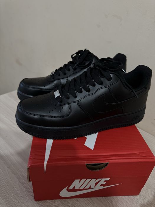 Оргинал Nike кроссовки на 35 тысячь