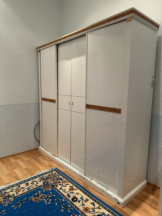 Продам спальний гарнитур