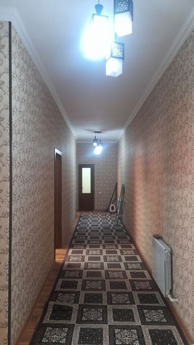 Фаргона шахар хокимят олдида Янги курилган Дом.