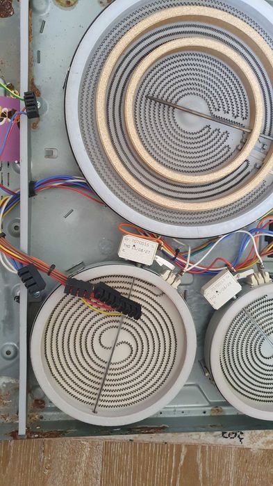 Плита панель Hotpoind не рабочая 5тыс.