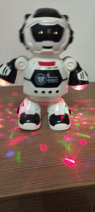 Robotel dansator
