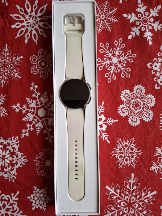 Смарт часовник " Samsung"- " Galaxy Watch6""