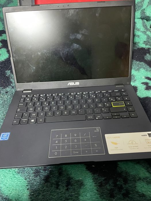 Lot laptopuri diferite probleme