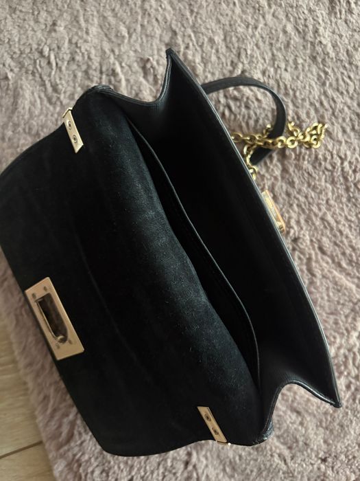 Дамска чанта Furla черна