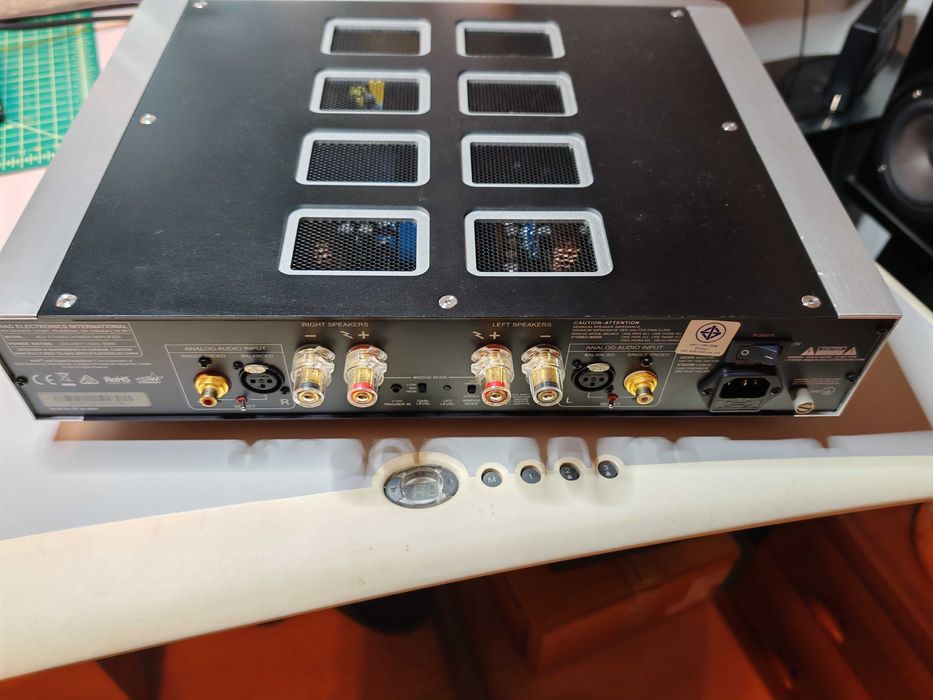 NAD M22 V2 Amplificator final