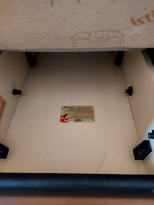 Продам диван Истикбаль