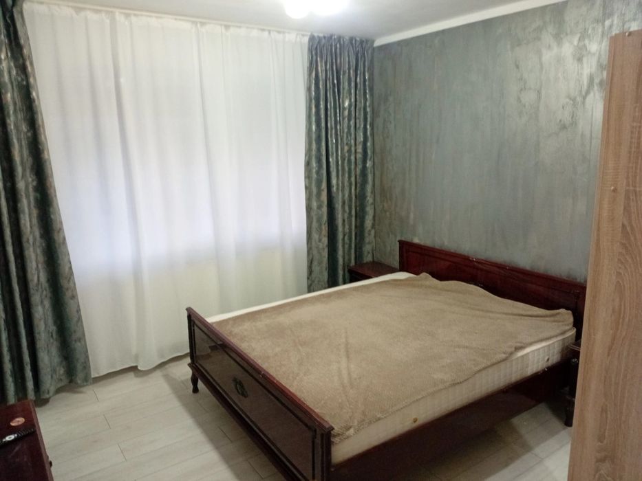 Închiriez apartament