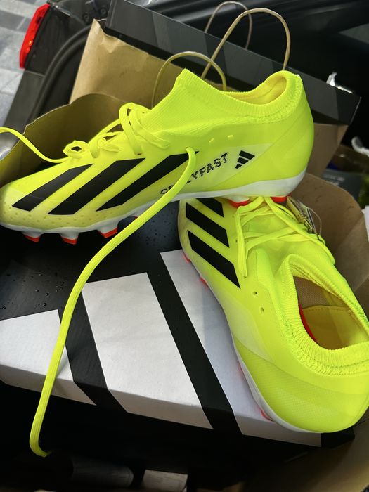 Три  модела бутонки Adidas Predator и F 50