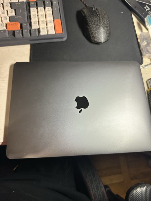 Macbook pro 2017,  250gb 8 gb 2TB3 port