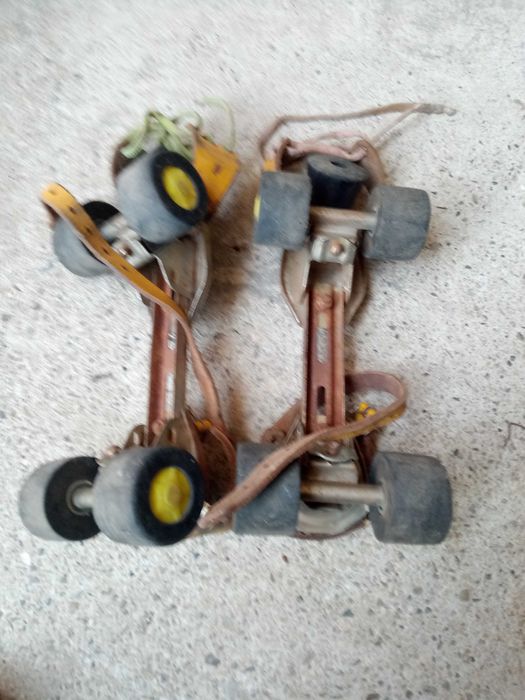 Стари ролкови кънки