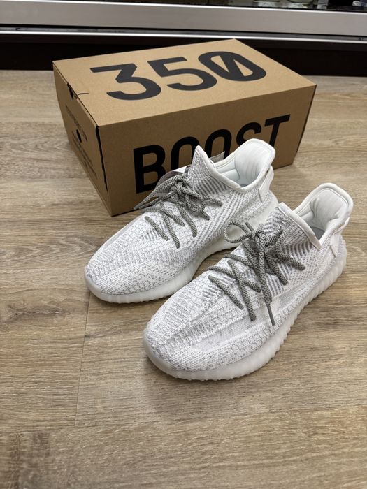 Adidasi Yeezy 350