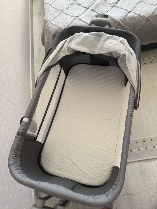 Продам электронный манеж-кровать