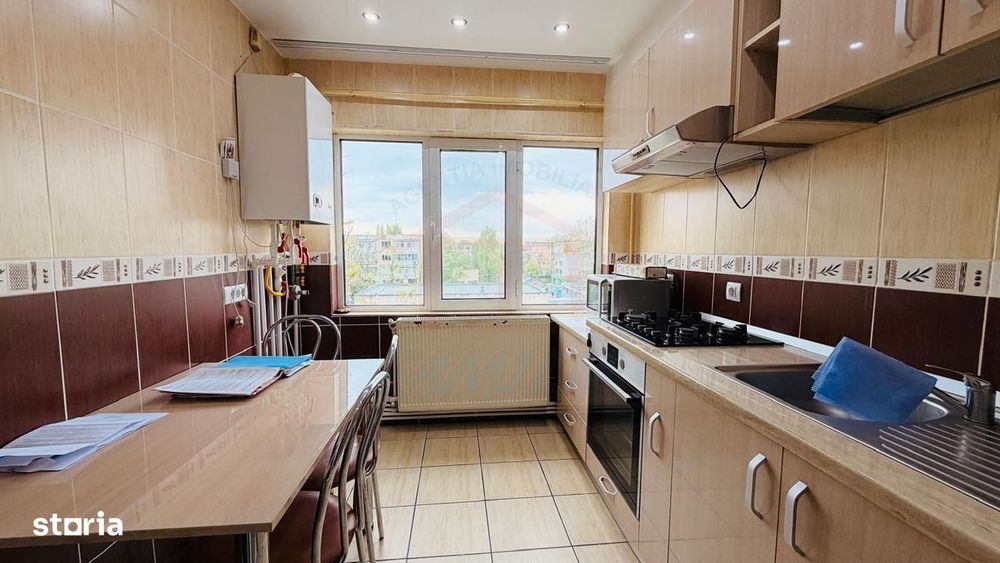 De vanzare Apartament 3 camere Tiglina 3, Galati, 75mp, et.4/4 — fotografia 1