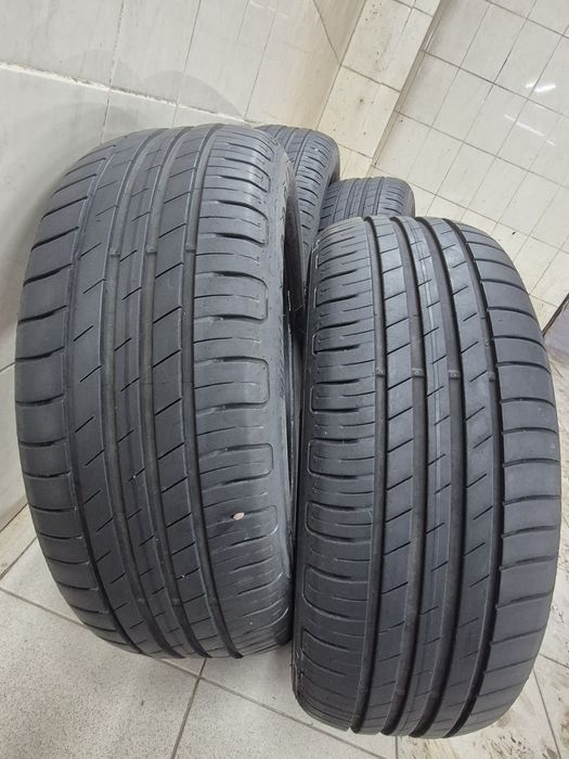 215/60r16 Good year франция.