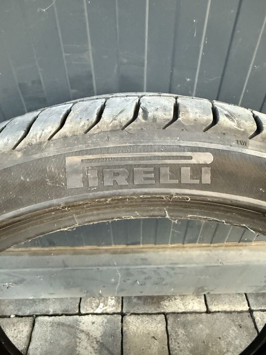 Pirrelli 225/40/19 много запазена лятна