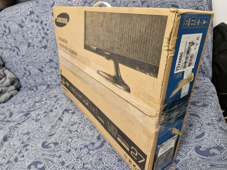 TV Monitor Samsung 27'' T27A550 Full HD 1080p cutie si cabluri