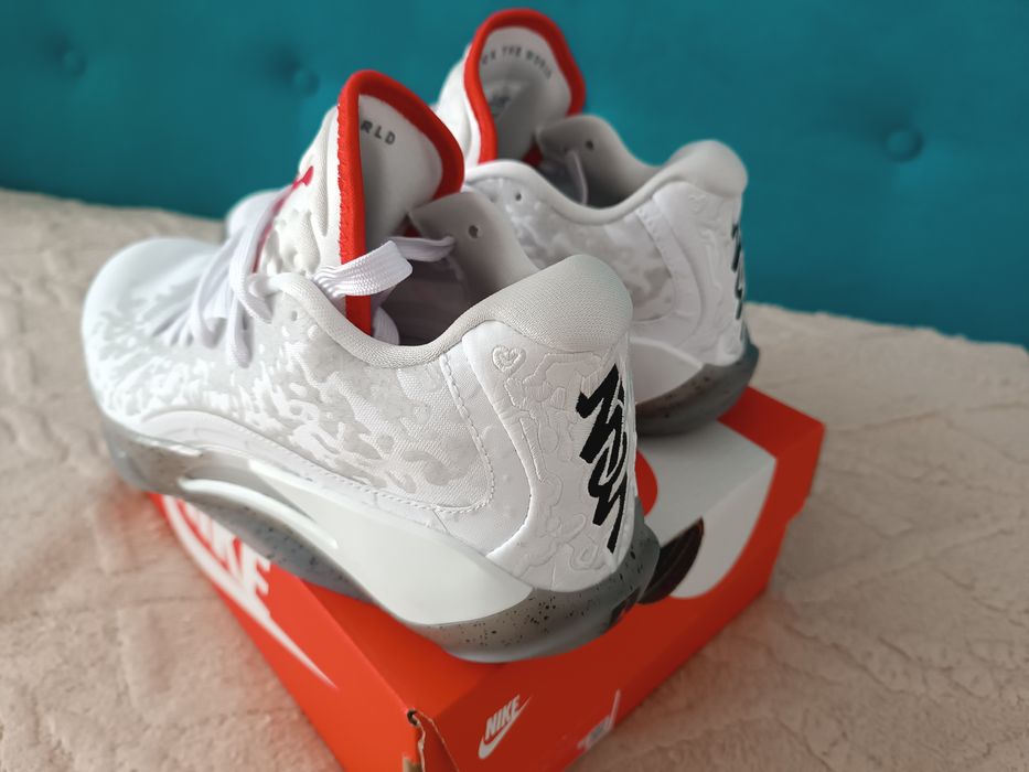 Nike Jordan White University Red  EU 38